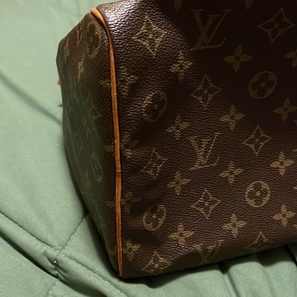 Authentic Louis Vuitton monogram speedy 35 - Picture 9 of 16